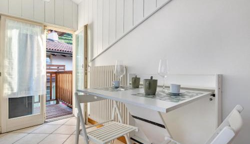 Superior One-Bedroom Apartment with Balcony