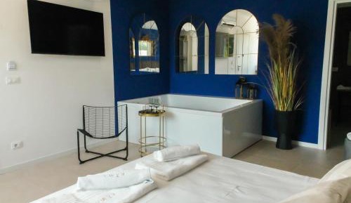 Deluxe Double Room with Bath