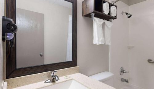 King Room - First Floor - Non-Smoking