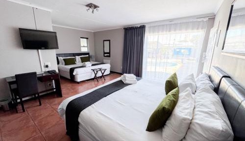 Deluxe Family Room