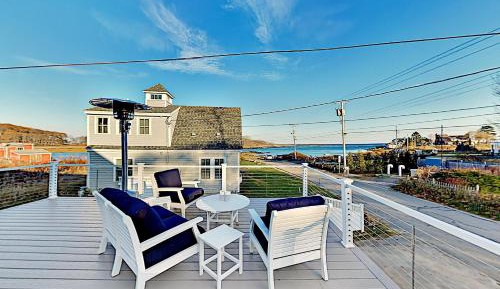 Five-Bedroom Holiday Home