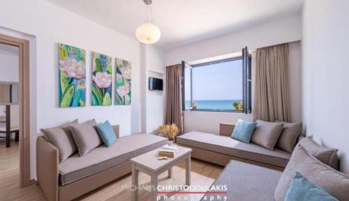 Grand One-Bedroom Apartment with Sea View