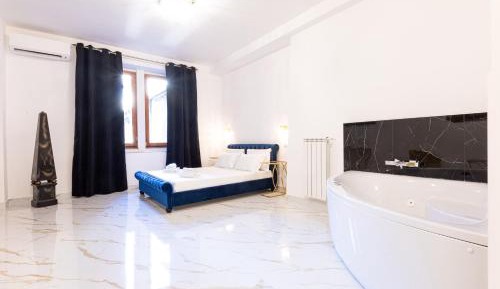 Deluxe Suite with Jacuzzi