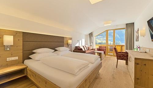 Superior Double Room with Mountain View