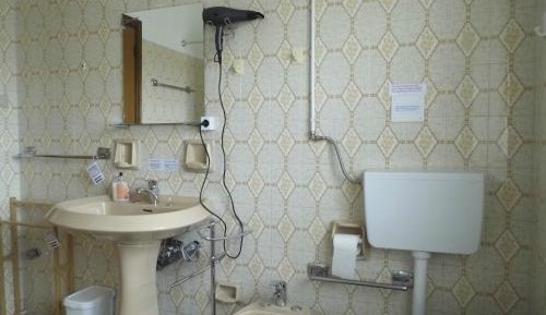 Single Room with Shared Bathroom