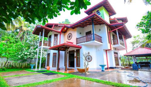 Four-Bedroom Holiday Home