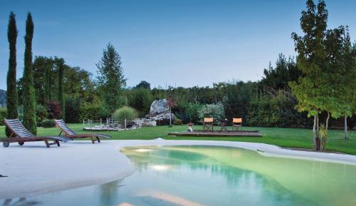 Comfort One-Bedroom Apartment with Terrace and Frontal Lake View