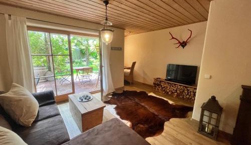 Apartment with Terrace and Garden View