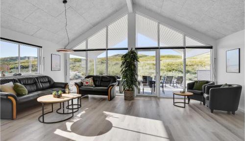 Seven-Bedroom Holiday Home