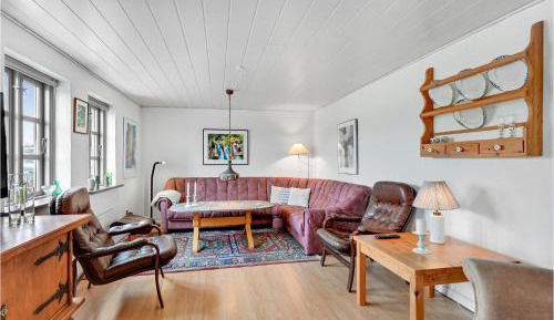 One-Bedroom Holiday Home