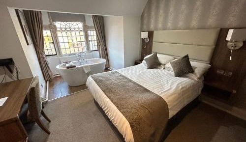 Deluxe Double Room with Bath