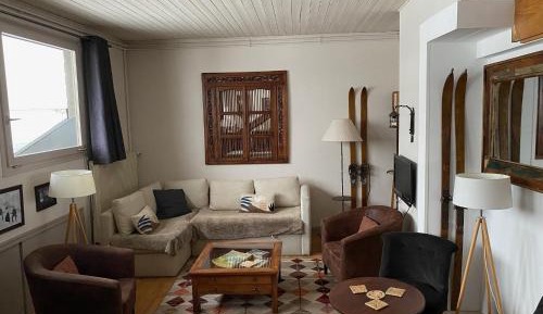 Three-Bedroom Apartment with Mountain View