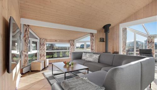 Three-Bedroom Holiday Home 