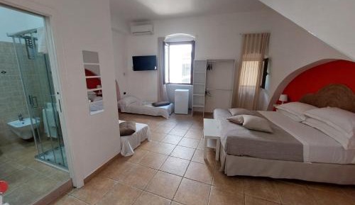 Quadruple Room with Private Bathroom