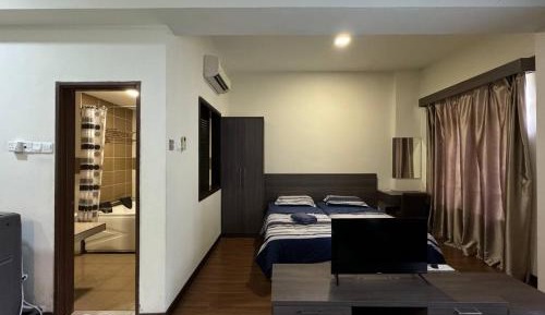 Studio with Sofa Bed