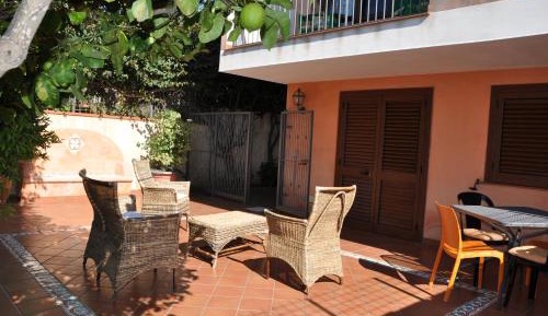 Apartment With Shared Bathroom