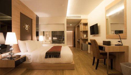 Deluxe Double Room with Bathtub