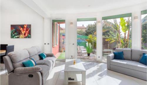 Six-Bedroom Holiday Home