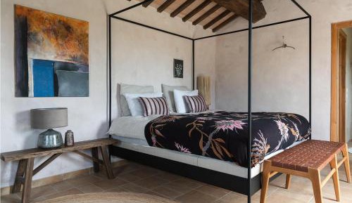 Seven-Bedroom Holiday Home