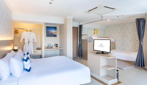 Family Suite with Bunk Bed