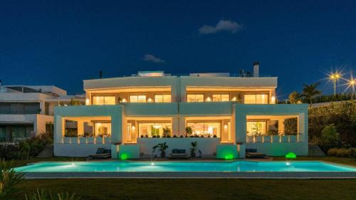 Villa with Garden View