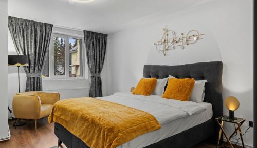 Three-Bedroom Deluxe Apartment