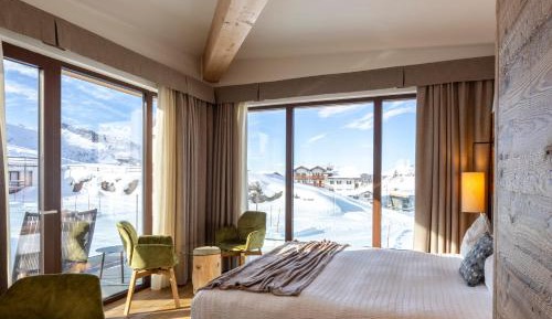 King Room with Mountain View