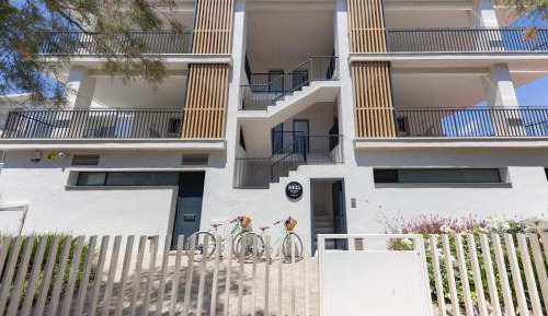 One-Bedroom Apartment with Terrace