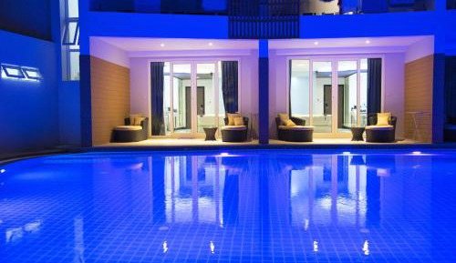 Deluxe Double Room with Pool Access