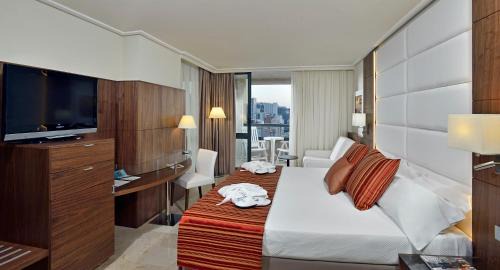 The Level Grand Premium Double Room with Executive Lounge Access