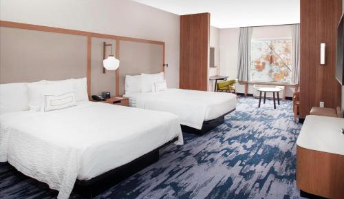 Suite, 2 Queen, Sofa bed