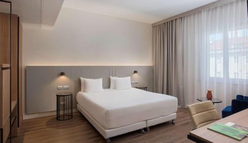 Superior Room with View