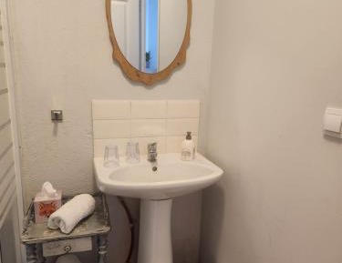 Deluxe Double Room (2 Adults + 1 Child)