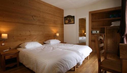 Twin Room with Shower