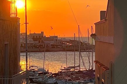 One-Bedroom Apartment with Sea View and Balcony