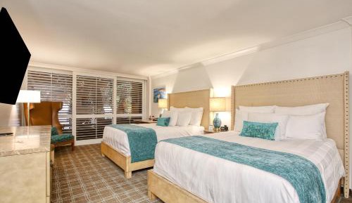 Queen Room with Two Queen Beds - Non-Ocean View