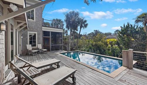 Seven-Bedroom Holiday Home