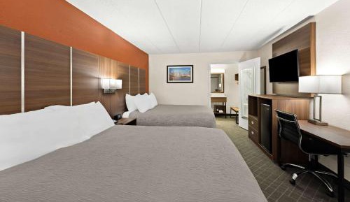 Quadruple Room with Two Queen Beds - Non Smoking