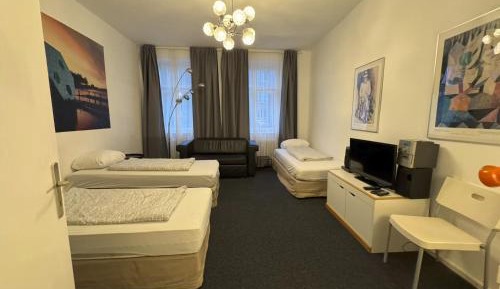 Apartment 32