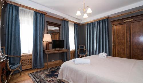 Queen Studio - Disability Access