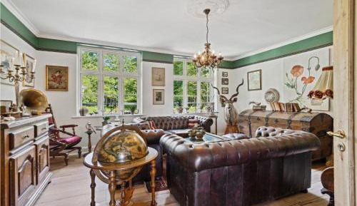 Nine-Bedroom Holiday Home