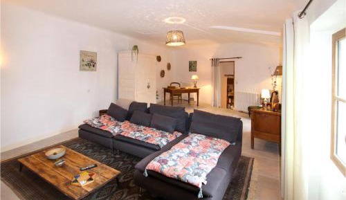 Three-Bedroom Vacation Home 