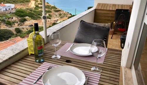 One-Bedroom Apartment with Sea View
