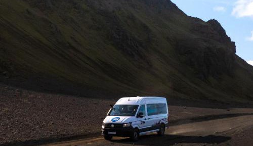 Volkswagen Crafter 4x4 - Sleeps five people (with heater)