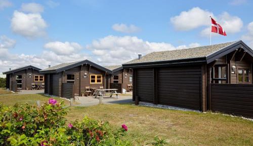 Studio Cottage with Twin Beds