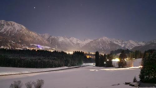 Apartment with Mountain View