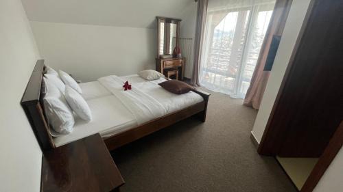 King Room with Mountain View