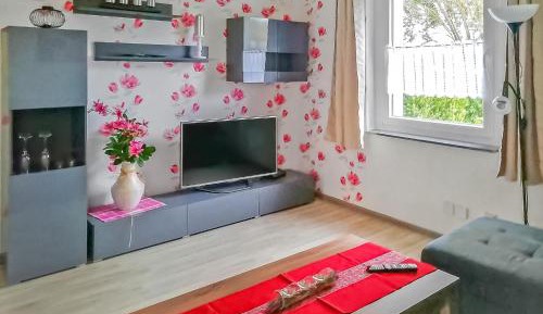 One-Bedroom Holiday Home