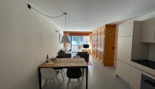 One-Bedroom Apartment with Balcony