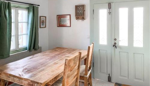 One-Bedroom Holiday Home